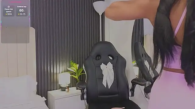 Madiee Rhea online show from 04.13.26