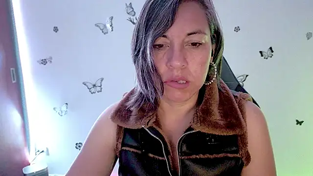 Lady breaks hearts online show from 04.19.26