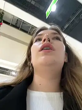 Snapshot of Holy_Tereza chatting on 12.18.24 Holy Tereza online show from 12.18.24