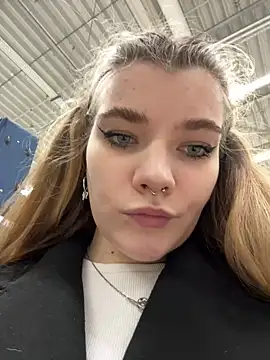 Snapshot of Holy_Tereza chatting on 01.05.25 Holy Tereza online show from 01.05.25