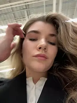 Snapshot of Holy_Tereza chatting on 01.28.25 Holy Tereza online show from 01.28.25