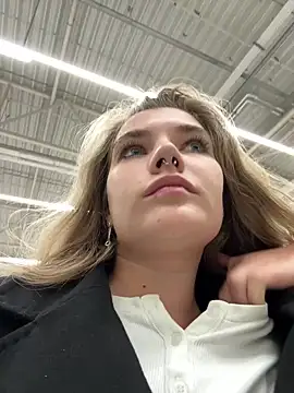 Snapshot of Holy_Tereza chatting on 02.19.25 Holy Tereza online show from 02.19.25