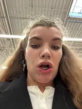 Snapshot of Holy_Tereza chatting on 02.20.25 Holy Tereza online show from 02.20.25