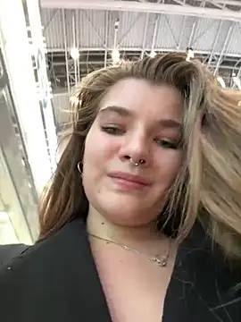 Snapshot of Holy_Tereza chatting on 03.11.25 Holy Tereza online show from 03.11.25