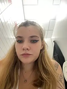 Snapshot of Holy_Tereza chatting on 09.20.25 Holy Tereza online show from 09.20.25