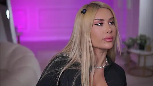 Snapshot of EvaZane chatting on 01.16.26 EvaZane online show from 01.16.26