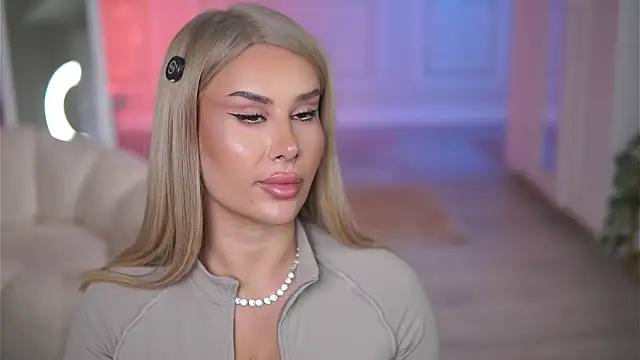 Snapshot of EvaZane chatting on 02.02.26 EvaZane online show from 02.02.26