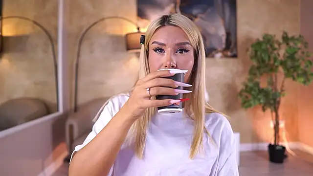 EvaZane online show from 03.13.26