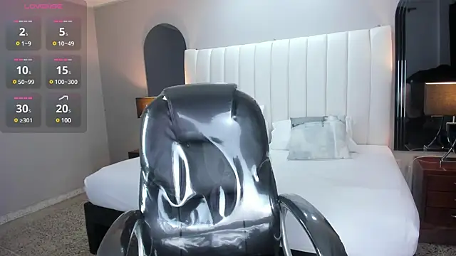 Snapshot of vanity_sex chatting on 12.14.24 vanity sex online show from 12.14.24