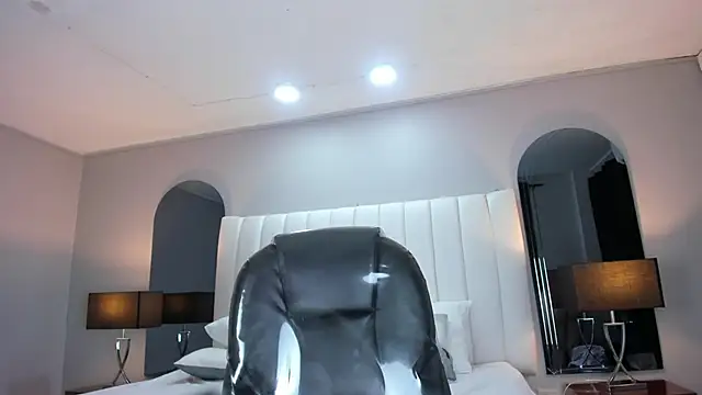 Snapshot of vanity_sex chatting on 12.21.24 vanity sex online show from 12.21.24