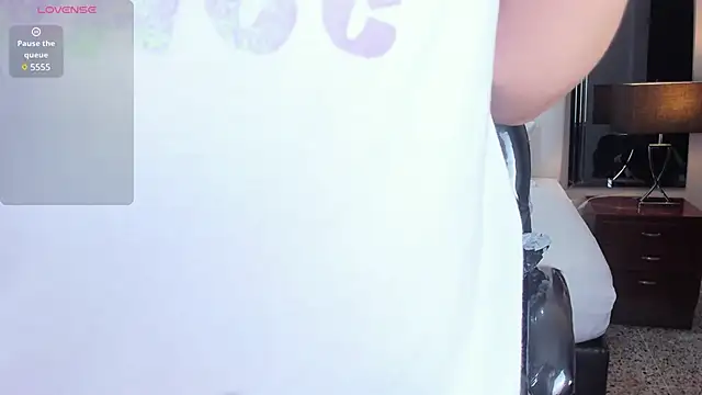 Snapshot of vanity_sex chatting on 01.13.25 vanity sex online show from 01.13.25