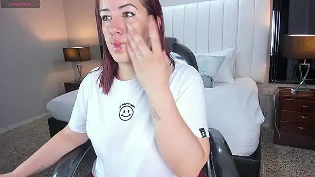 Snapshot of vanity_sex chatting on 01.30.25 vanity sex online show from 01.30.25