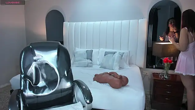 Snapshot of vanity_sex chatting on 03.06.25 vanity sex online show from 03.06.25