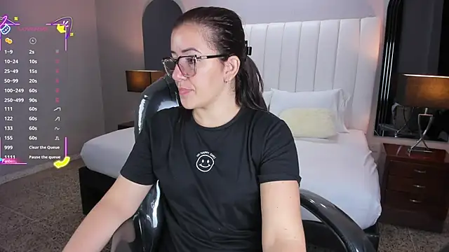 Snapshot of vanity_sex chatting on 09.22.25 vanity sex online show from 09.22.25