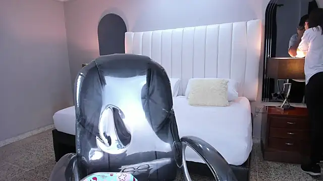 Snapshot of vanity_sex chatting on 11.07.25 vanity sex online show from 11.07.25