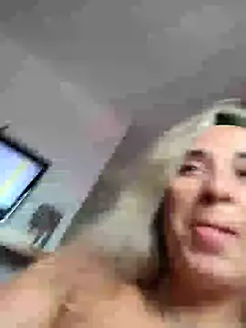 Snapshot of annamell chatting on 01.06.25 annamell online show from 01.06.25