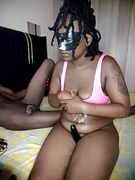 KikiLovesD online show from 11.18.25