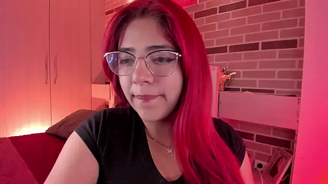 Snapshot of Rousse_Collinss chatting on 01.29.25 Rousse Collinss online show from 01.29.25