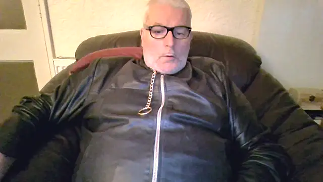 Snapshot of Leatherman63 chatting on 10.23.25 Leatherman63 online show from 10.23.25