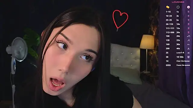 Kaia Sunshine Mia online show from 02.15.25