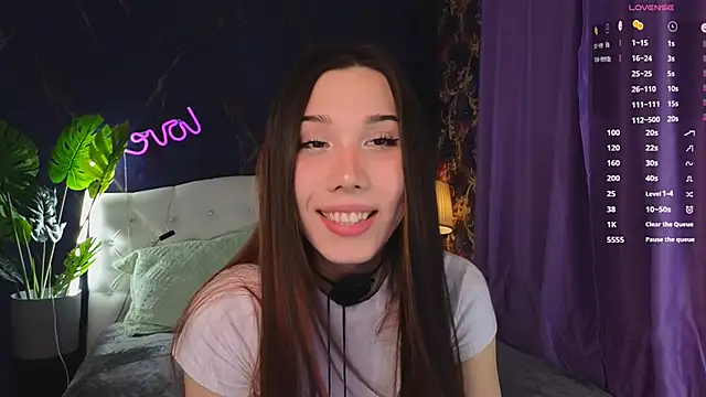 Kaia Sunshine Mia online show from 02.28.25