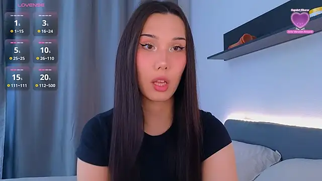 Snapshot of Kaia_Sunshine_Mia chatting on 06.19.26 Kaia Sunshine Mia online show from 06.19.26