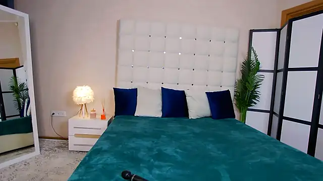 NicoleRosss online show from 03.14.25