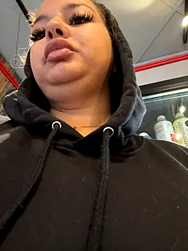 Snapshot of AllysonK chatting on 10.16.25 AllysonK online show from 10.16.25