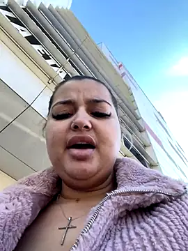 Snapshot of AllysonK chatting on 10.29.25 AllysonK online show from 10.29.25