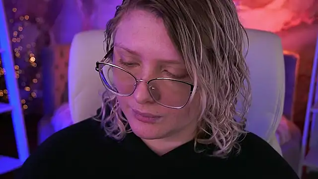 Snapshot of CoolTatis chatting on 02.09.26 CoolTatis online show from 02.09.26