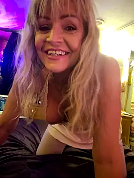 annika lately online show from 04.10.26