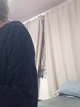 Snapshot of BritneyHudson chatting on 10.11.25 BritneyHudson online show from 10.11.25