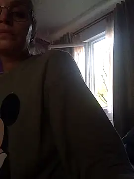 Snapshot of BritneyHudson chatting on 10.19.25 BritneyHudson online show from 10.19.25