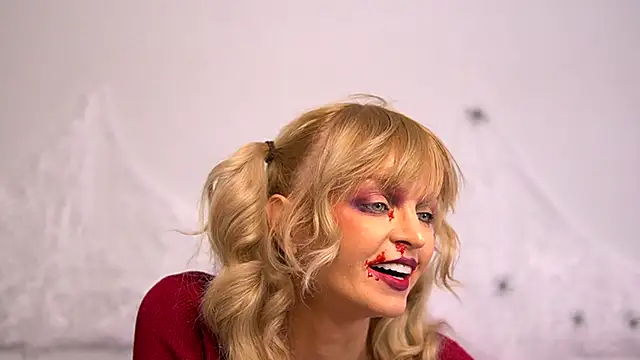 Snapshot of BritneyHudson chatting on 10.31.25 BritneyHudson online show from 10.31.25