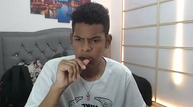 Snapshot of boylittle19cm chatting on 03.01.25 boylittle19cm online show from 03.01.25