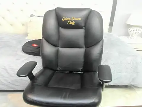 Snapshot of boylittle19cm chatting on 09.21.25 boylittle19cm online show from 09.21.25