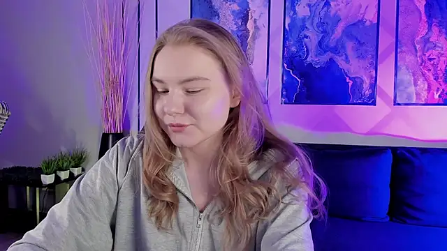 Snapshot of ValerieViolette chatting on 12.04.24 ValerieViolette online show from 12.04.24