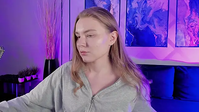 Snapshot of ValerieViolette chatting on 12.04.24 ValerieViolette online show from 12.04.24