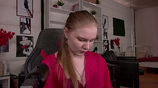 Snapshot of ValerieViolette chatting on 02.27.25 ValerieViolette online show from 02.27.25