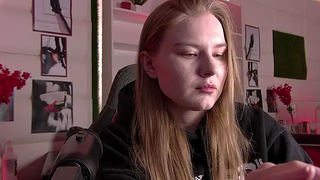 Snapshot of ValerieViolette chatting on 03.01.25 ValerieViolette online show from 03.01.25