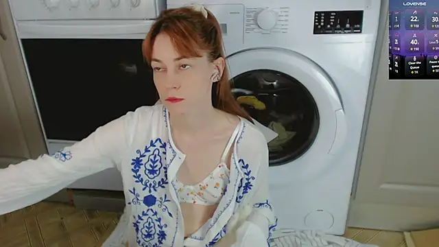 Amina Barbarian online show from 10.13.25