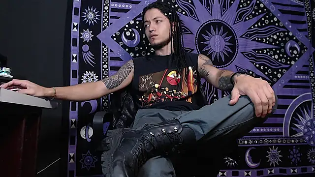 Snapshot of Dicaprioo_ chatting on 01.08.25 Dicaprioo online show from 01.08.25