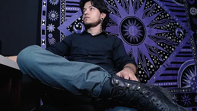 Snapshot of Dicaprioo_ chatting on 01.16.25 Dicaprioo online show from 01.16.25