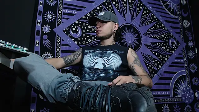 Snapshot of Dicaprioo_ chatting on 02.07.25 Dicaprioo online show from 02.07.25