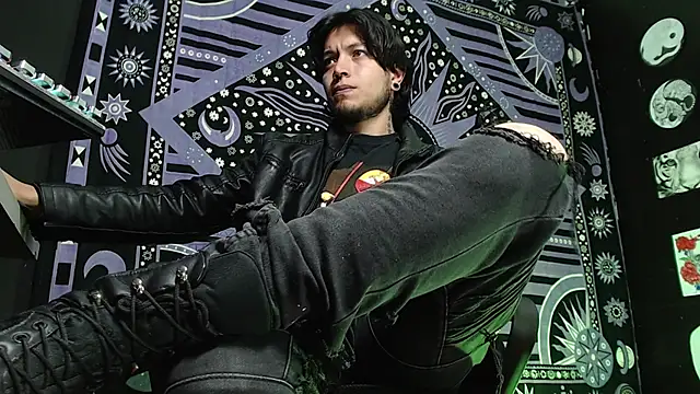 Snapshot of Dicaprioo_ chatting on 02.17.25 Dicaprioo online show from 02.17.25