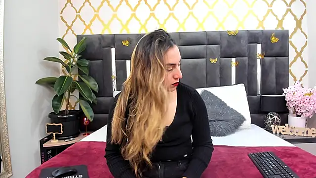 Snapshot of RubbyTaylor chatting on 09.22.25 RubbyTaylor online show from 09.22.25