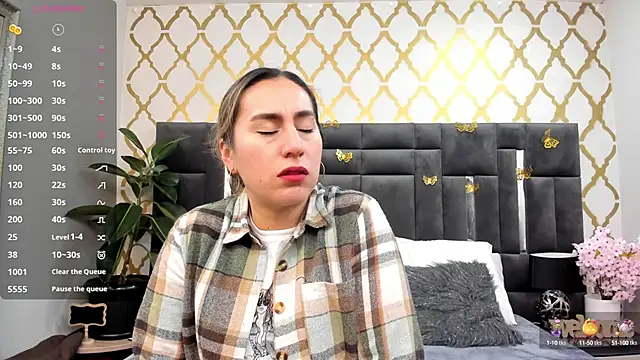 Snapshot of RubbyTaylor chatting on 10.07.25 RubbyTaylor online show from 10.07.25