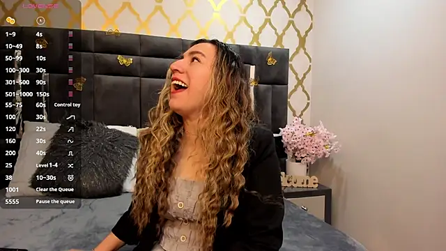 Snapshot of RubbyTaylor chatting on 10.09.25 RubbyTaylor online show from 10.09.25