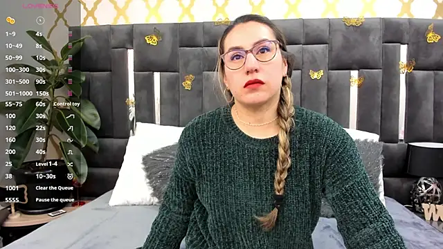 Snapshot of RubbyTaylor chatting on 10.10.25 RubbyTaylor online show from 10.10.25