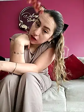 Snapshot of RubbyTaylor chatting on 10.11.25 RubbyTaylor online show from 10.11.25